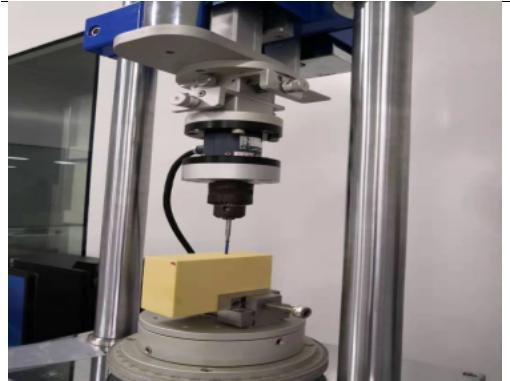 接骨釘?shù)妮S向撥出和扭轉旋入與生物旋出力學測試機